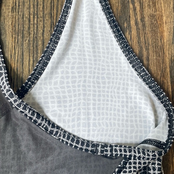 Lululemon Racer Back Tank - Picture 13 of 13